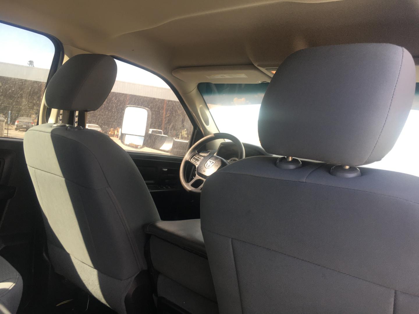 ./imagenes/INVOICE/2019/16702/PICK UP DODGE RAM 2500 (24).JPG